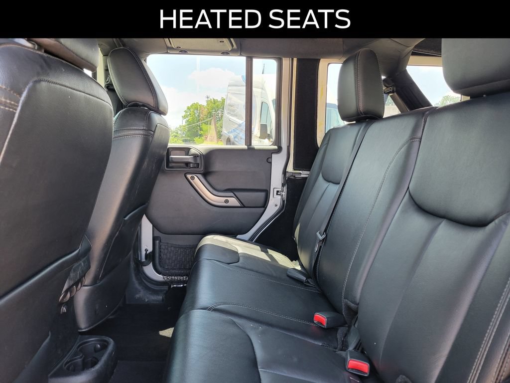 Used 2018 Jeep Wrangler Unlimited Sahara AWD/4WD image 11