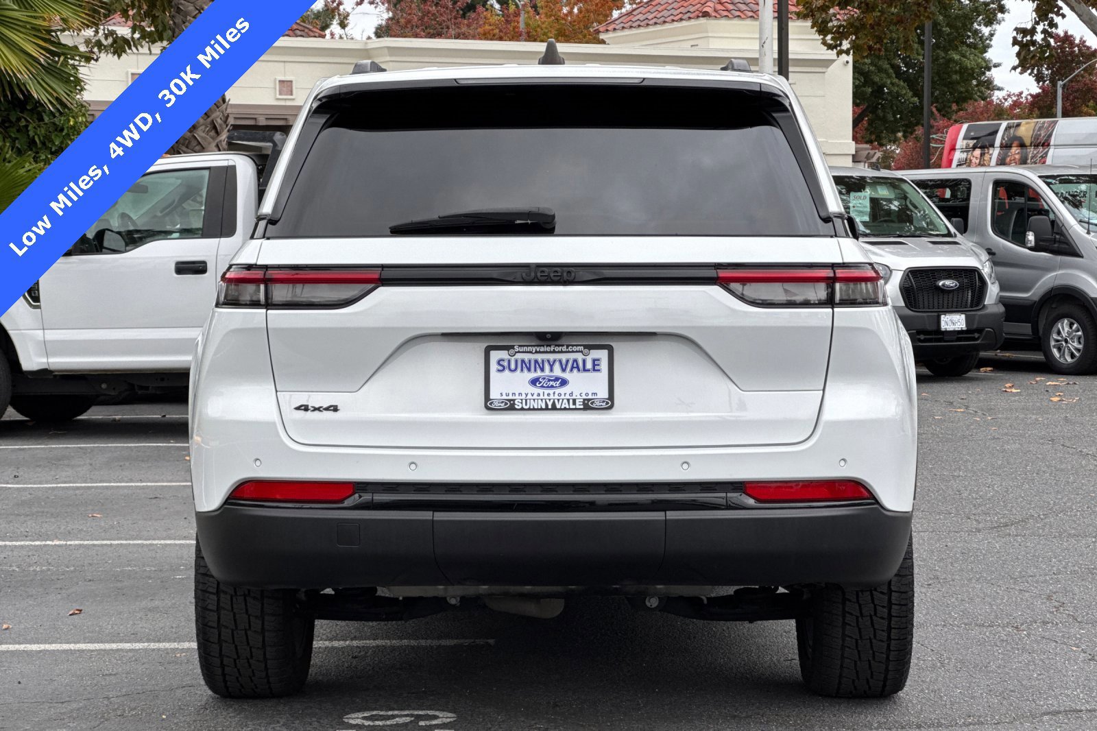 Used 2023 Jeep Grand Cherokee Altitude image 4