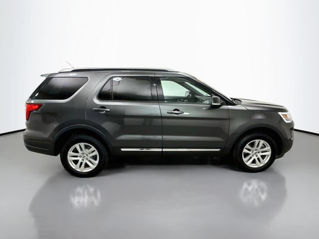 Certified 2019 Ford Explorer XLT w/ Equipment Group 201A AWD/4WD image 8