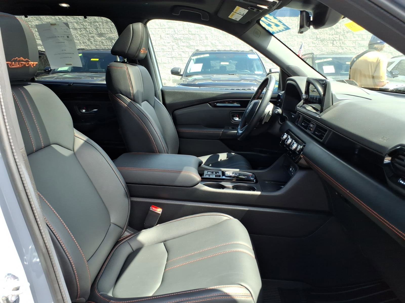 Used 2024 Honda Pilot TrailSport image 13