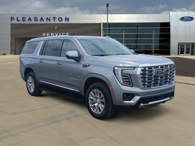 Used 2025 GMC Yukon XL Denali RWD image 7