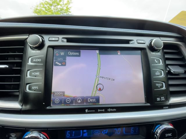 Used 2019 Toyota Highlander XLE AWD/4WD image 22