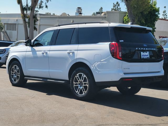 Certified 2025 Ford Expedition Active RWD image 2