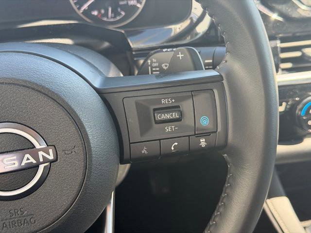 Used 2025 Nissan Pathfinder SV FWD image 18