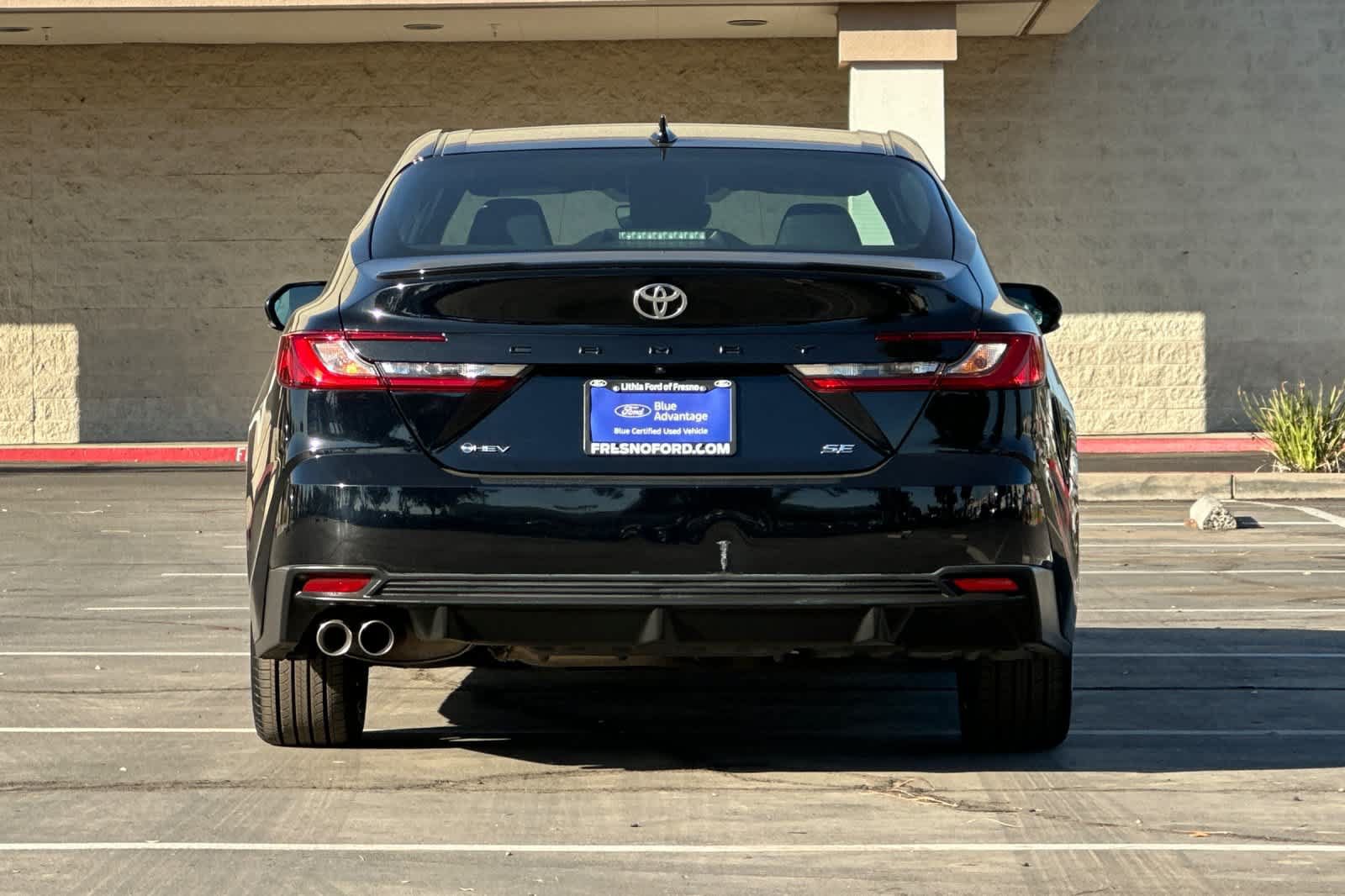 Used 2025 Toyota Camry SE w/ Convenience Package FWD image 7