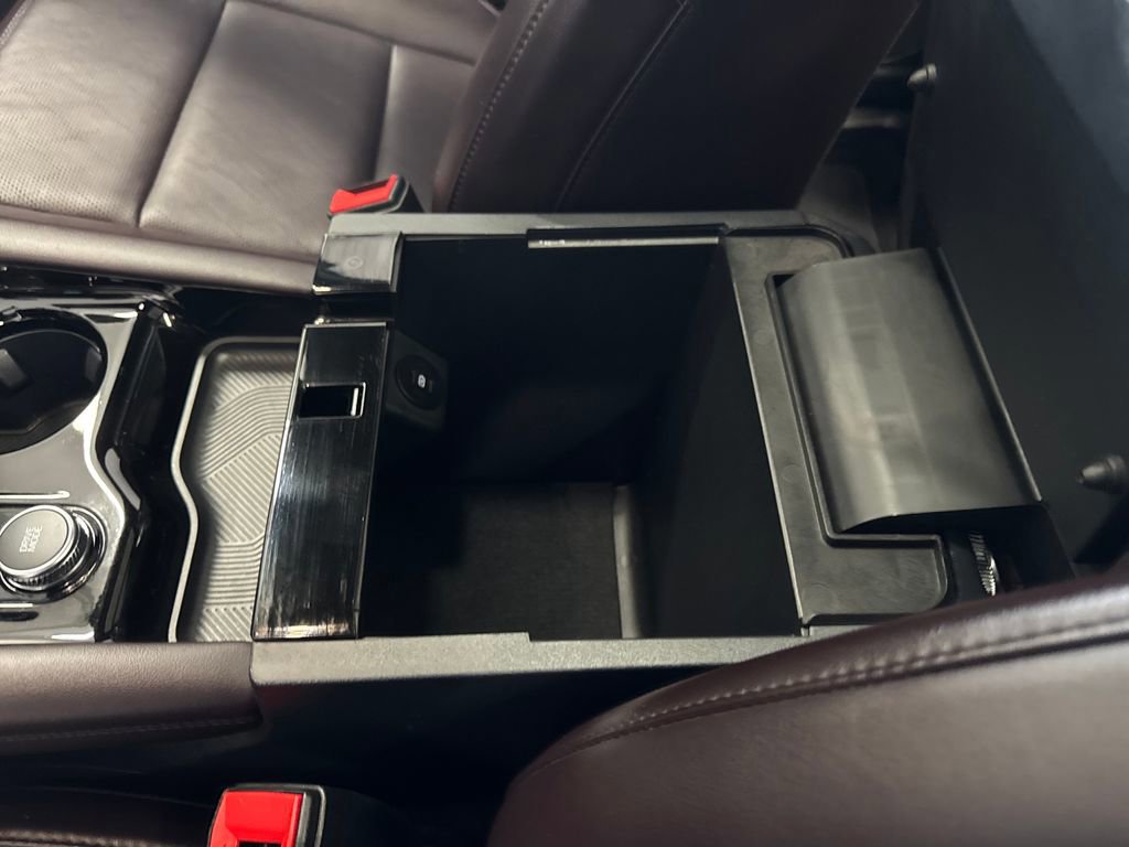 Certified 2025 Ford Explorer Platinum image 32