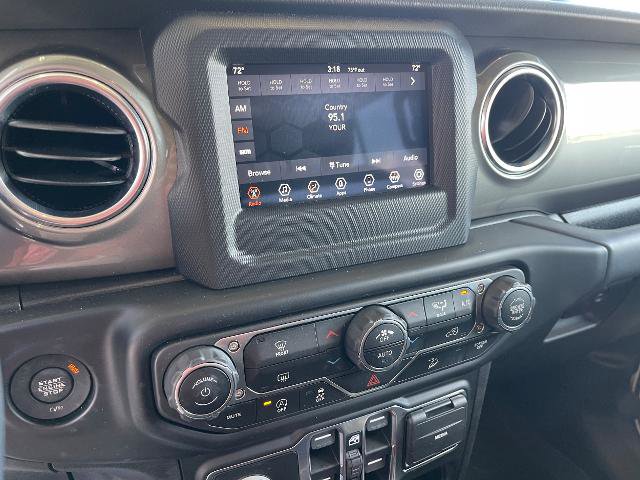 Used 2019 Jeep Wrangler Unlimited Sahara AWD/4WD image 18