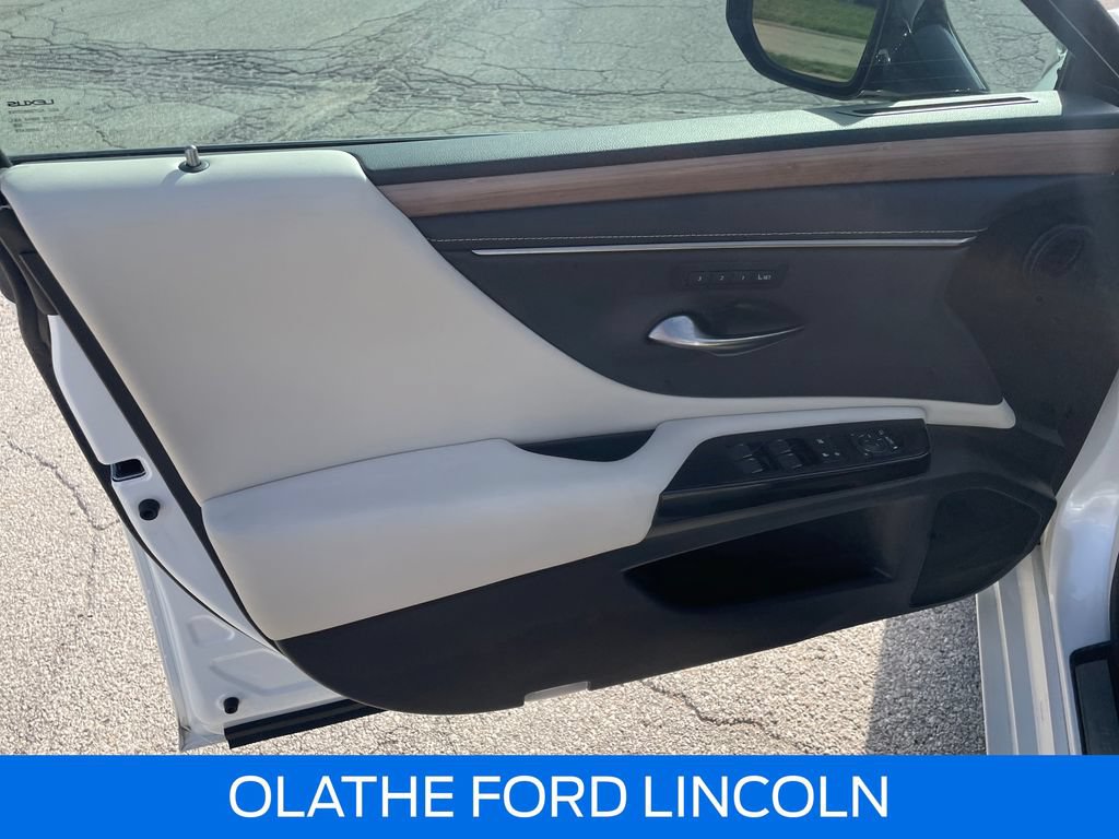 Used 2023 Lexus ES 350 w/ Accessory Package (Z2) FWD image 19