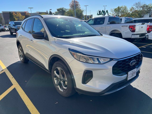Certified 2025 Ford Escape ST-Line AWD/4WD image 1
