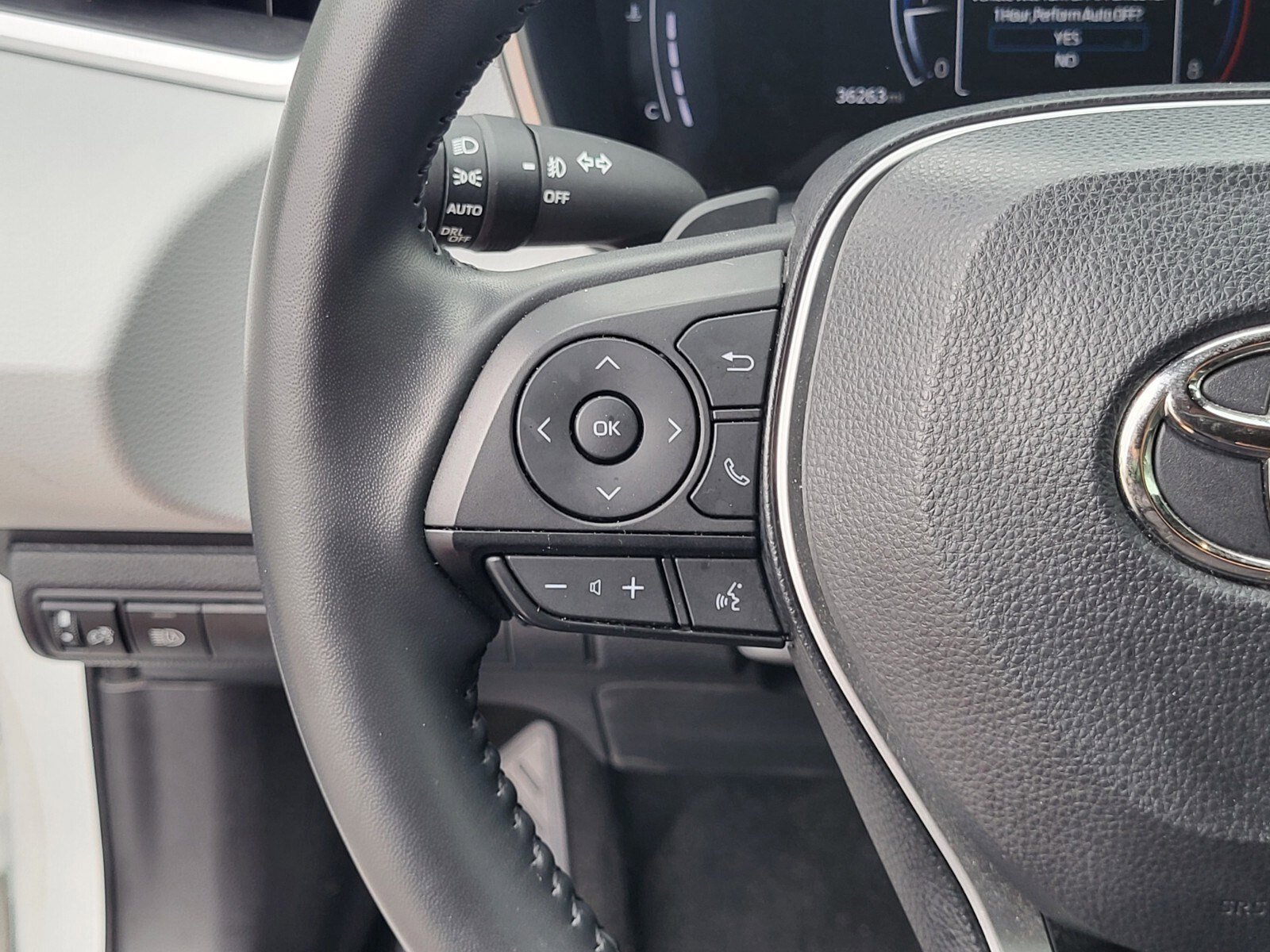 Used 2025 Toyota Corolla XSE FWD image 27