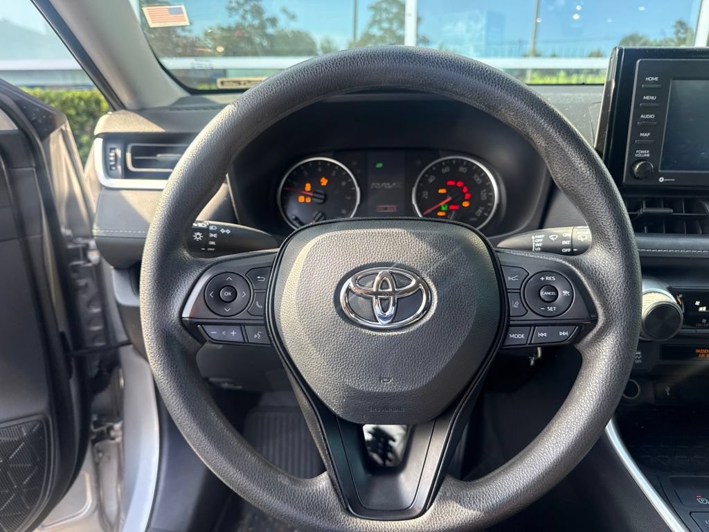 Used 2022 Toyota RAV4 LE FWD image 8