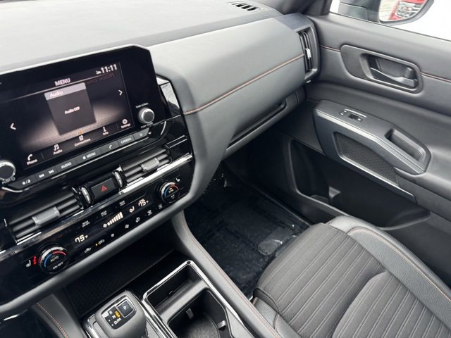 Used 2024 Nissan Pathfinder Rock Creek image 29