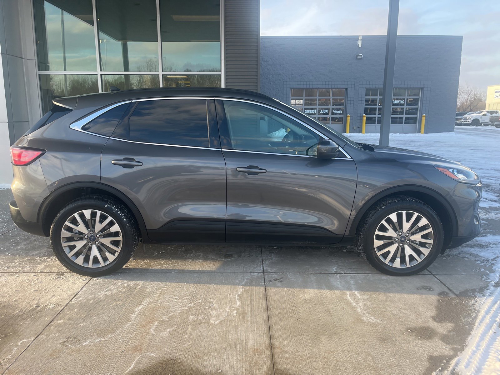 Certified 2022 Ford Escape Titanium w/ Class II Trailer Tow Package image 2