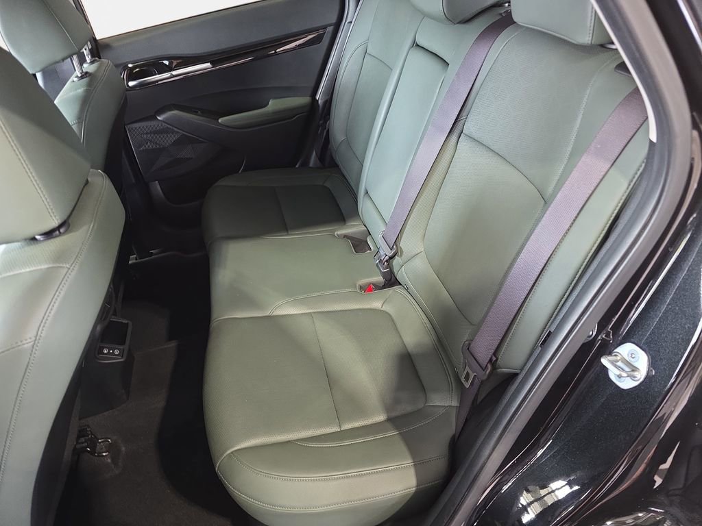 Used 2024 Kia Seltos SX w/ SX Sunroof Package AWD/4WD image 11