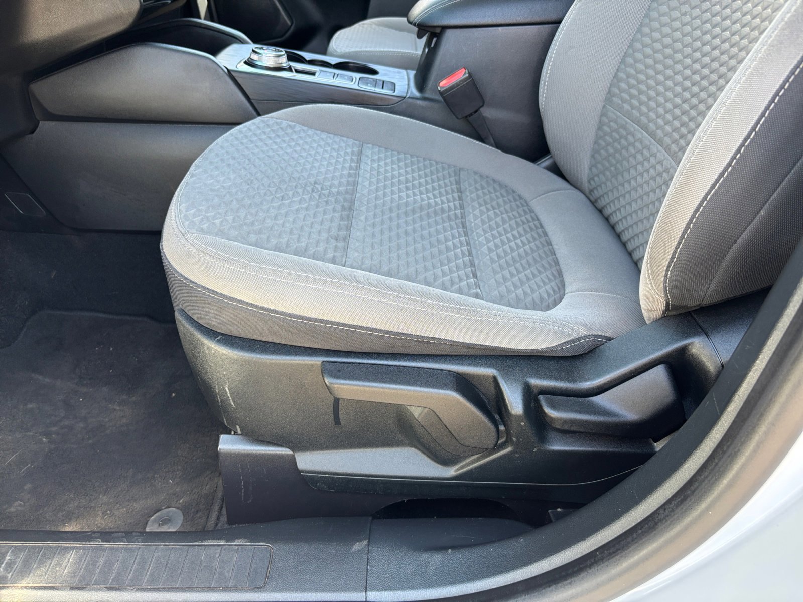 Certified 2021 Ford Escape SE image 13