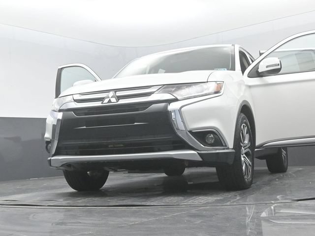 Used 2018 Mitsubishi Outlander SE AWD/4WD image 34