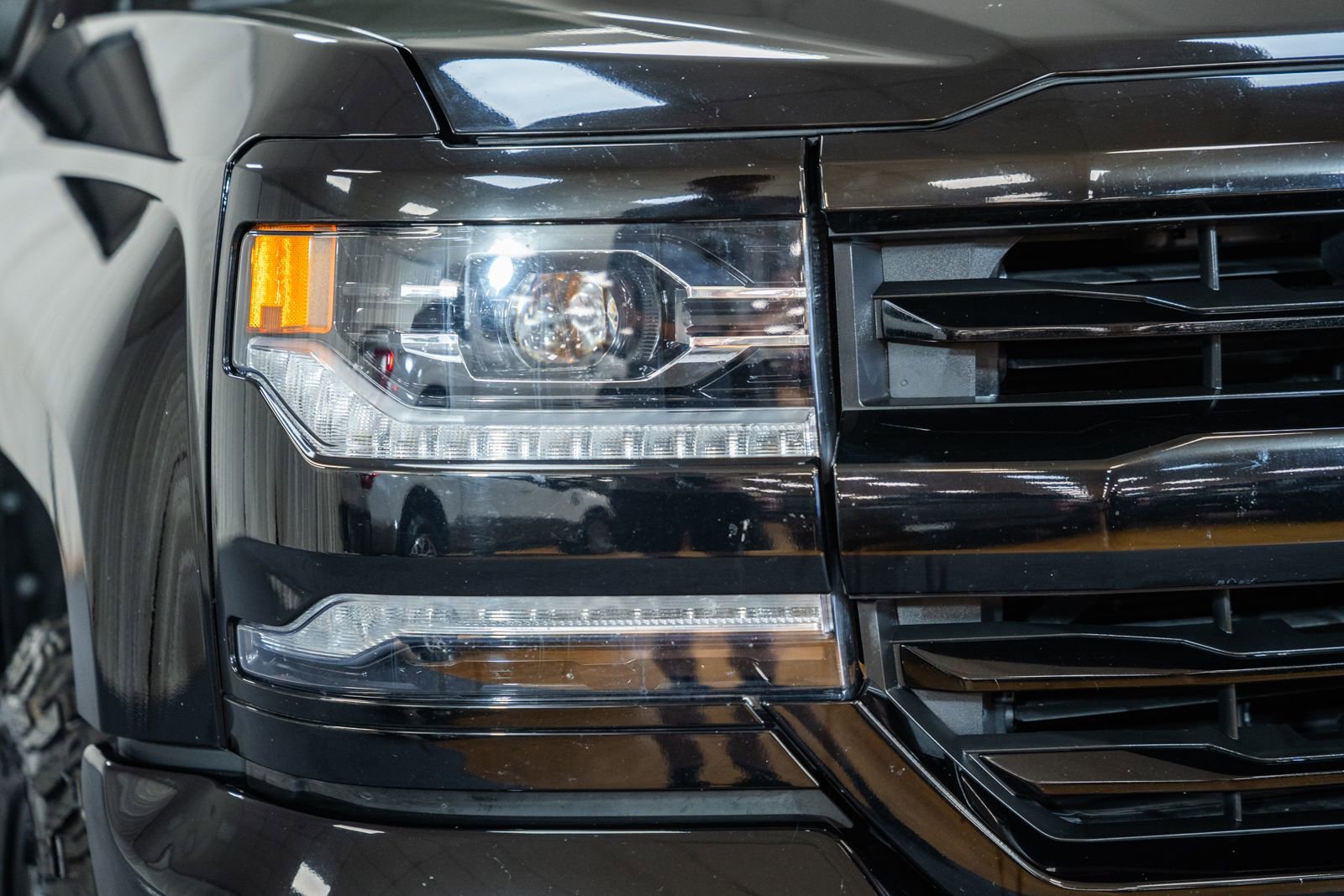 Used 2017 Chevrolet Silverado 1500 LTZ Z71 w/ LTZ Plus Package image 15