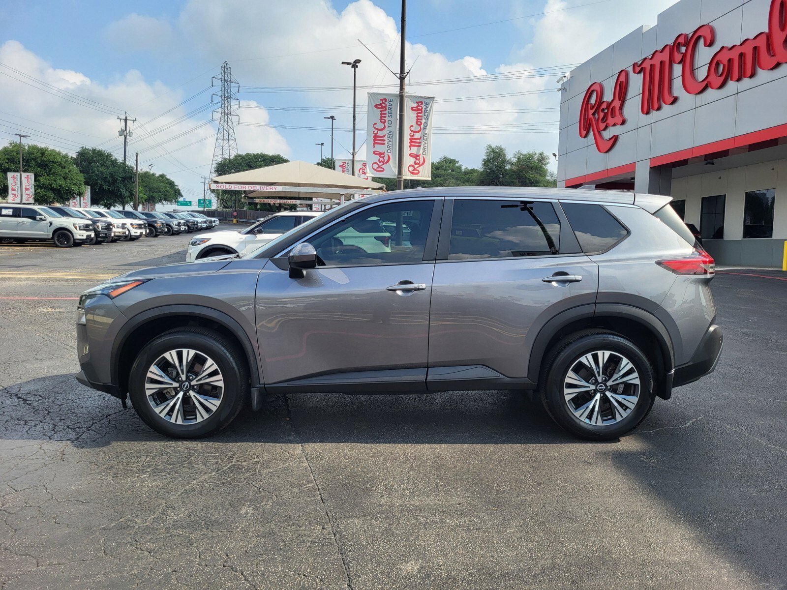 Used 2023 Nissan Rogue SV FWD image 7