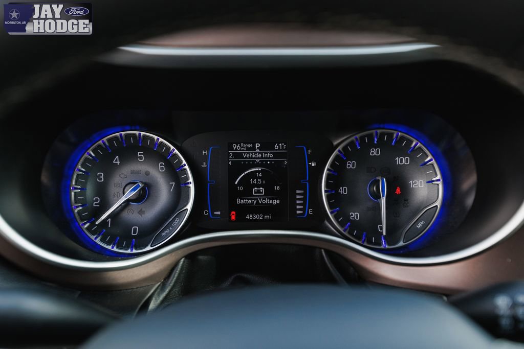 Used 2023 Chrysler Voyager LX image 41