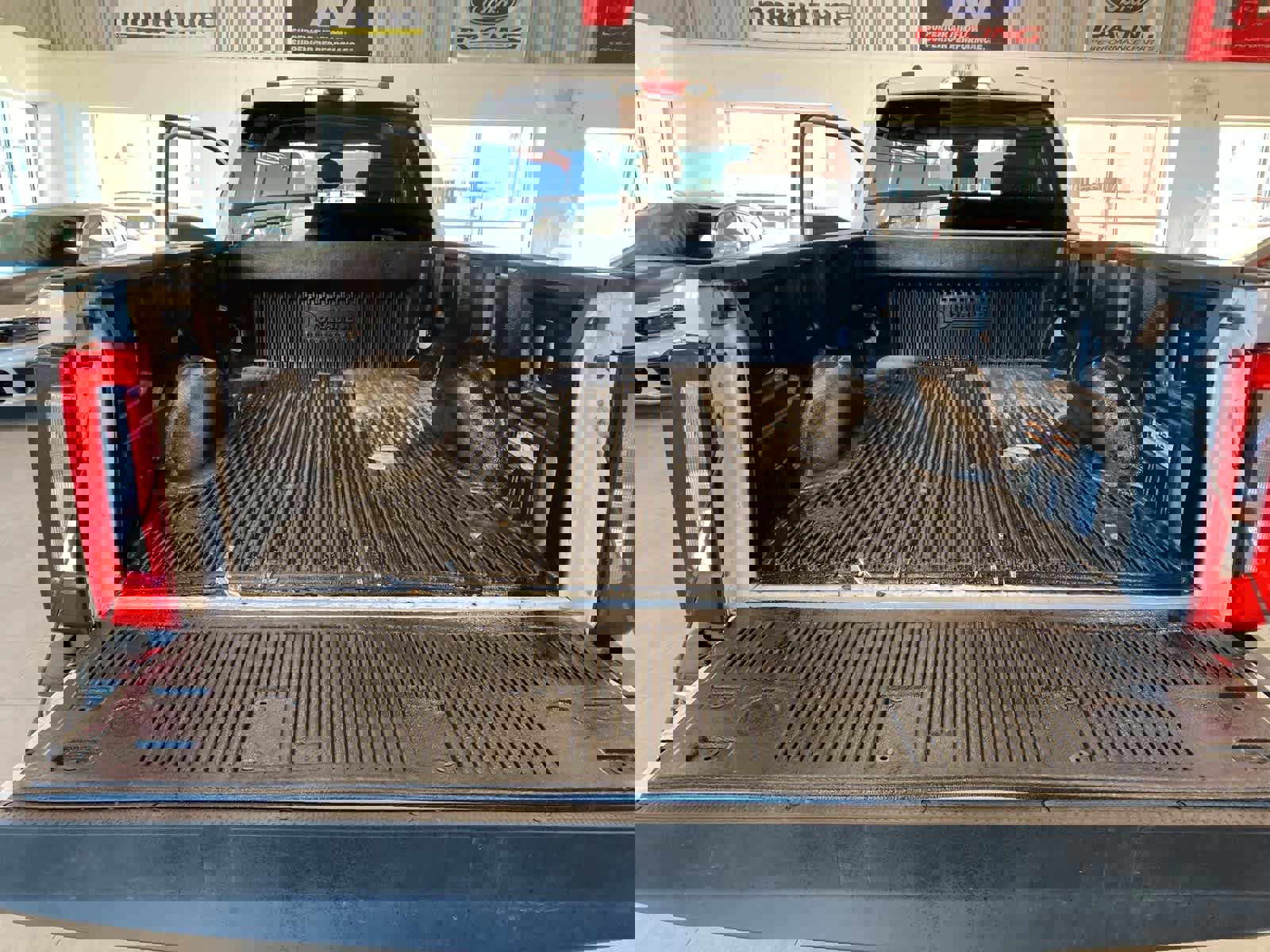 Certified 2024 Ford F350 XLT image 28