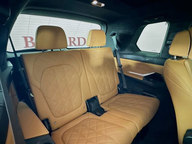 Used 2024 BMW X7 xDrive40i w/ M Sport Package image 32