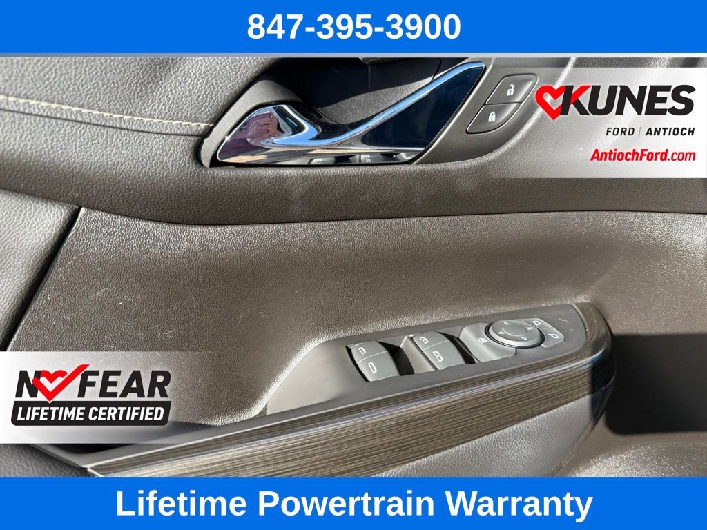 Used 2023 GMC Acadia SLT image 29