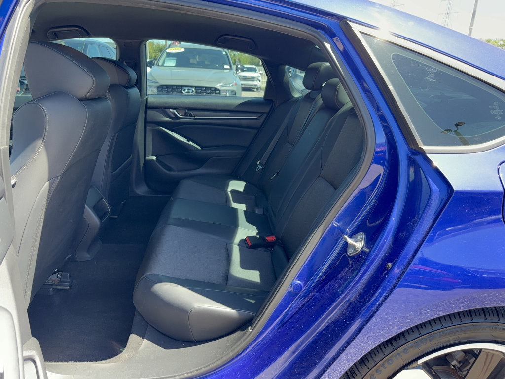 Used 2018 Honda Accord Sport image 14