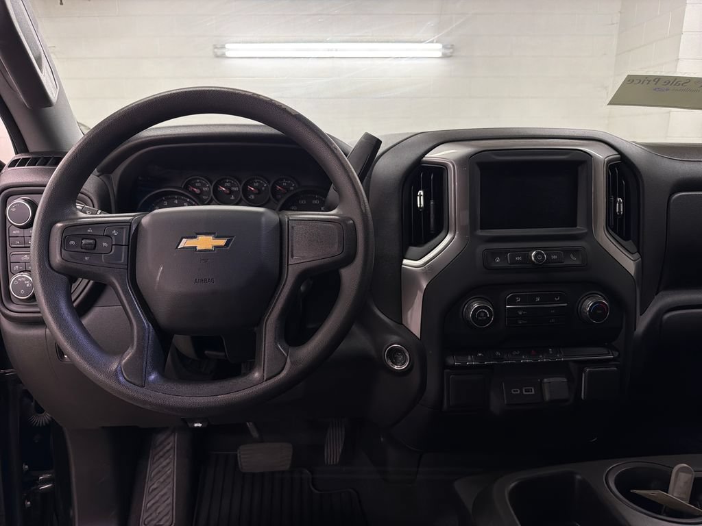 Used 2024 Chevrolet Silverado 1500 Custom AWD/4WD image 9