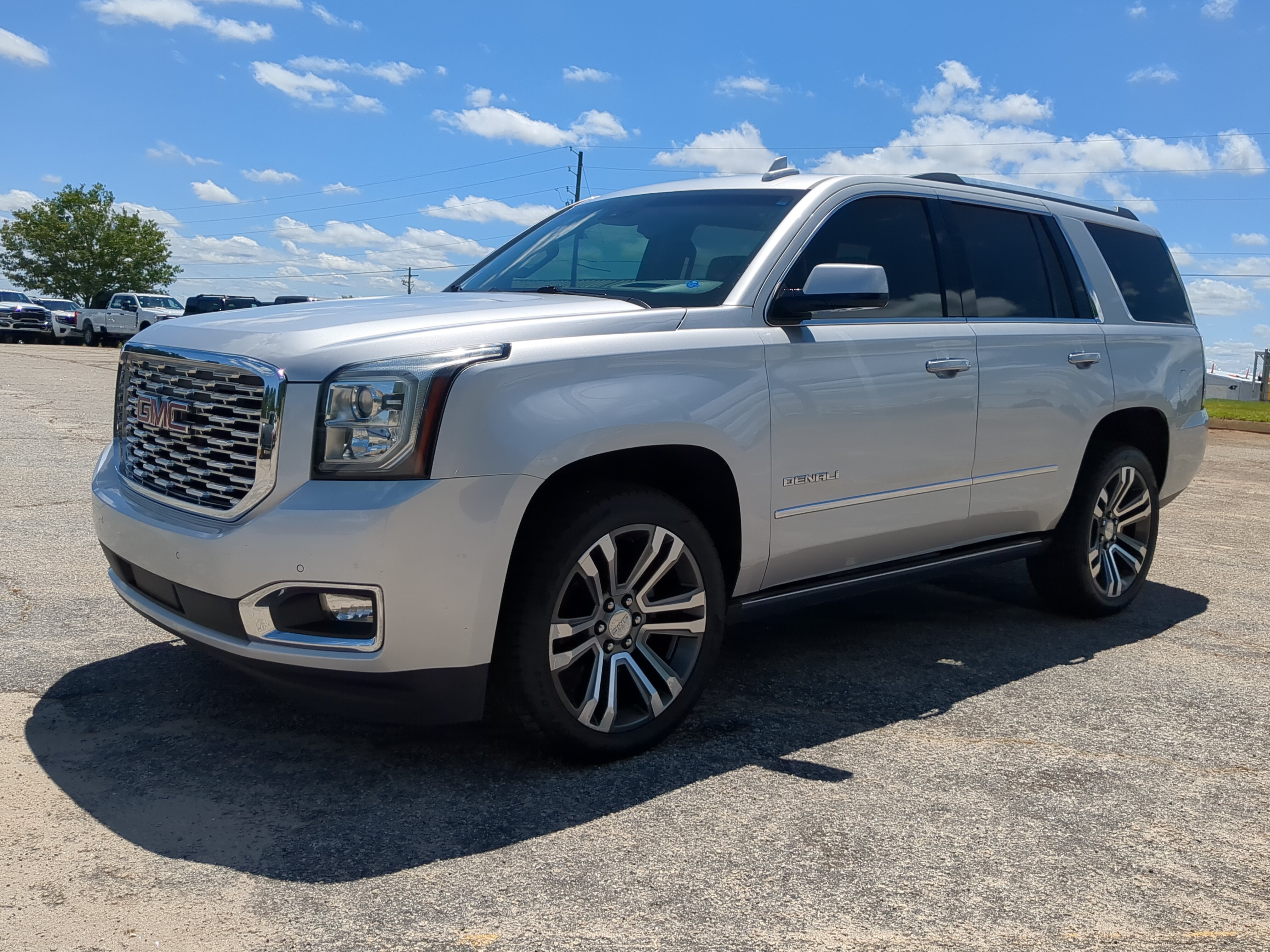 Used 2019 GMC Yukon Denali w/ Denali Ultimate Package AWD/4WD image 6