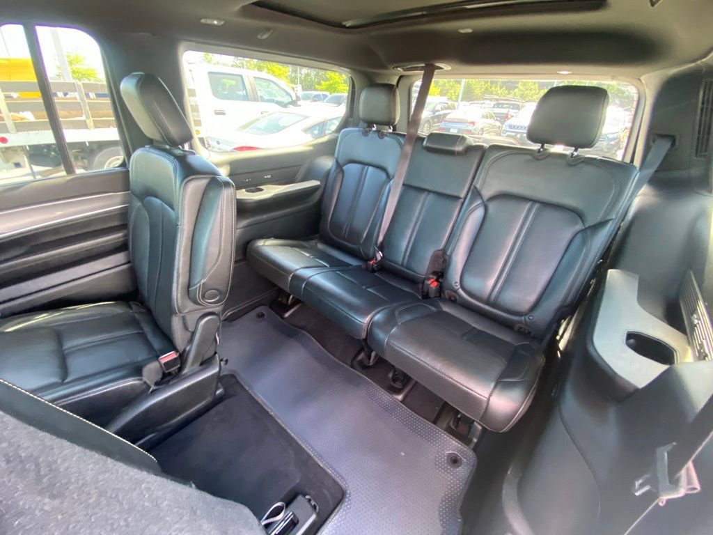 Used 2022 Jeep Wagoneer Series III AWD/4WD image 23