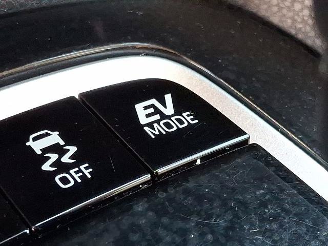 Used 2025 Toyota Corolla LE FWD image 24