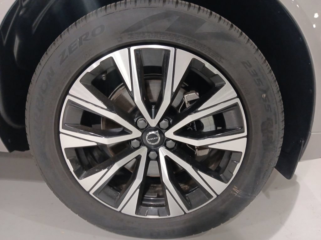 Used 2024 Volvo XC60 B5 Core w/ Protection Package Premier AWD/4WD image 22