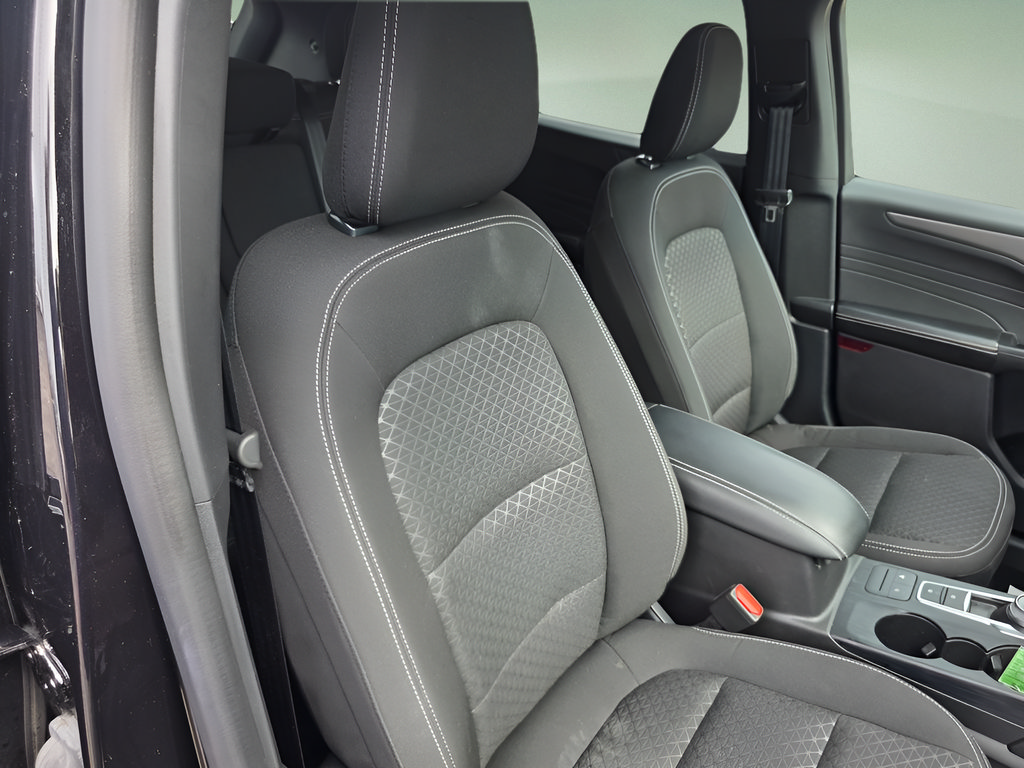 Certified 2024 Ford Escape Active AWD/4WD image 33