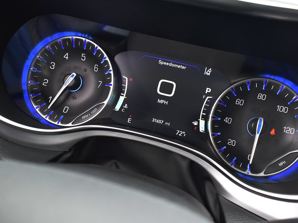 Used 2025 Chrysler Pacifica Limited FWD image 15