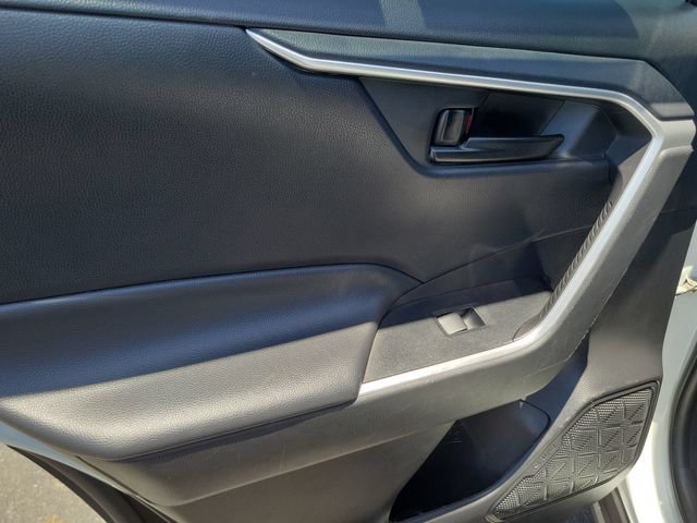 Used 2023 Toyota RAV4 LE FWD image 10