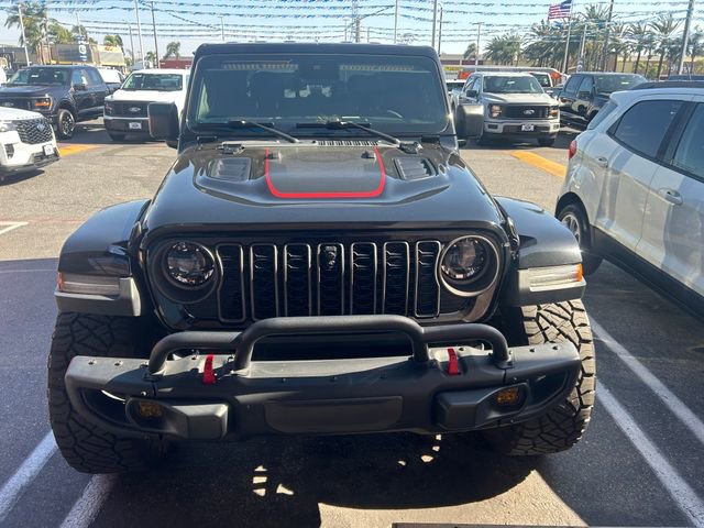 Used 2024 Jeep Gladiator Rubicon w/ Technology Group AWD/4WD image 2