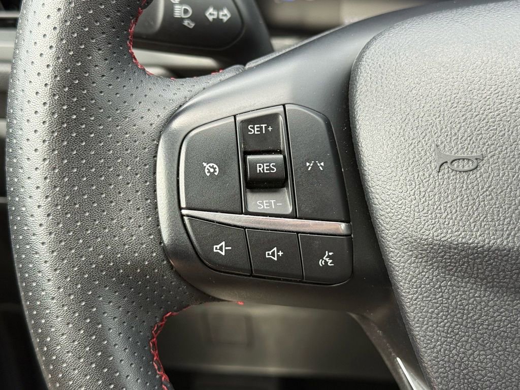 Certified 2025 Ford Escape ST-Line image 18