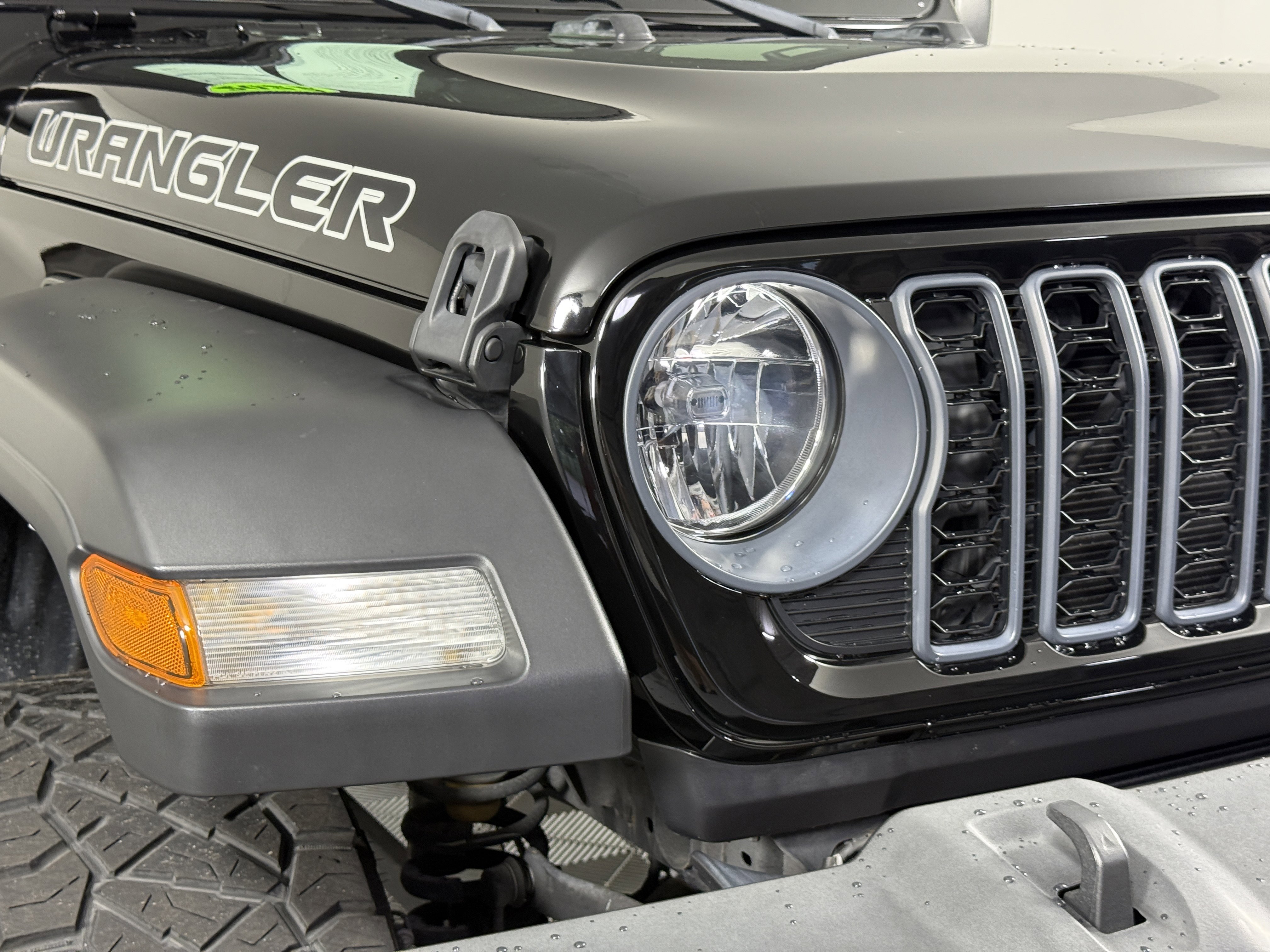 Used 2022 Jeep Wrangler Sport S image 7