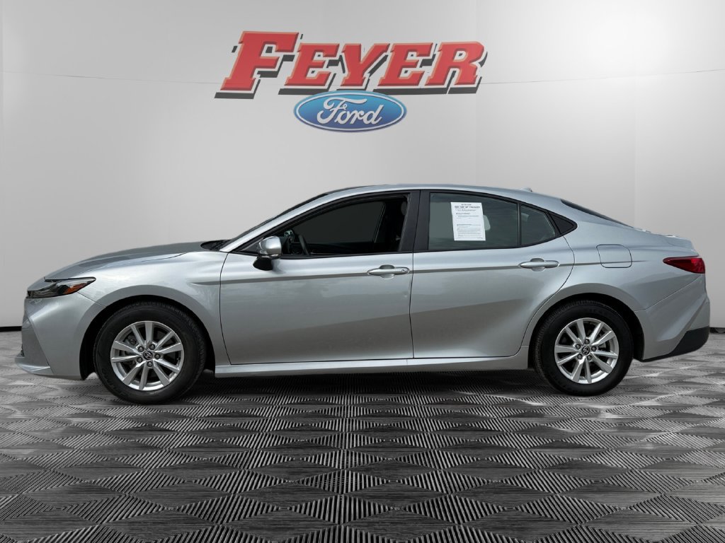 Used 2025 Toyota Camry LE FWD image 2