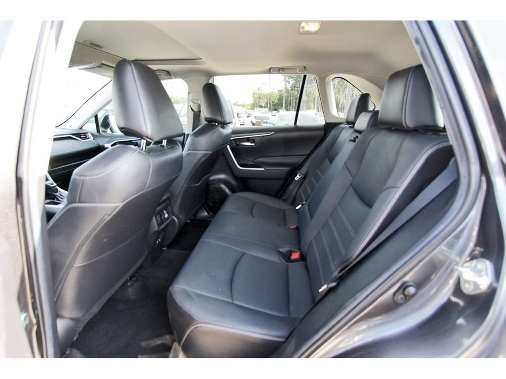 Used 2021 Toyota RAV4 XLE Premium FWD image 10