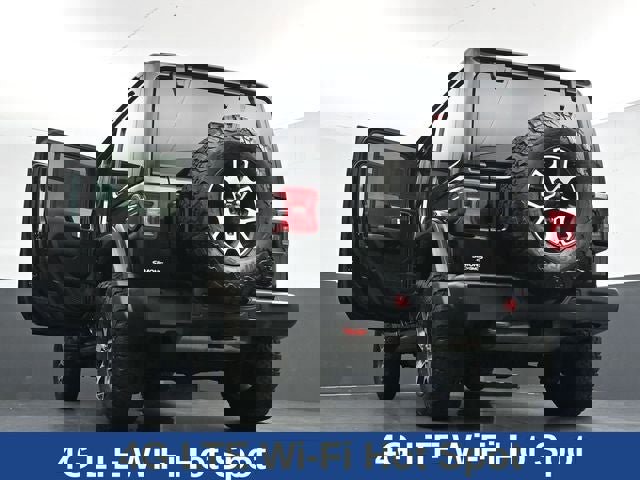 Used 2021 Jeep Wrangler Unlimited Rubicon w/ Dual Top Group AWD/4WD image 40