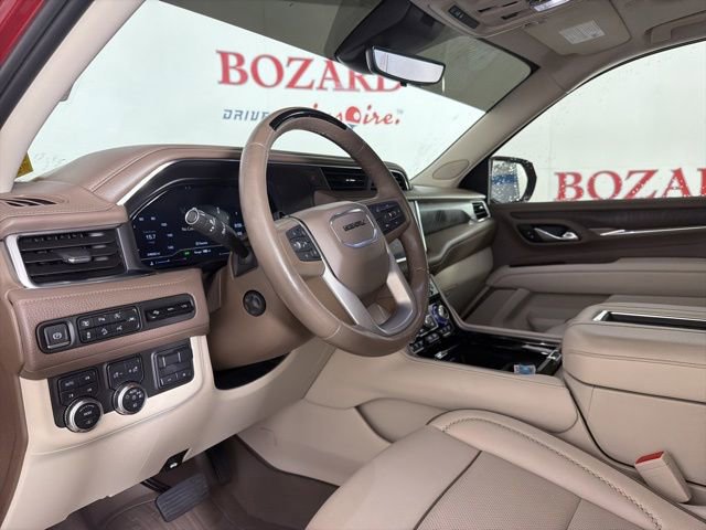 Used 2023 GMC Yukon Denali w/ Advanced Technology Package image 12