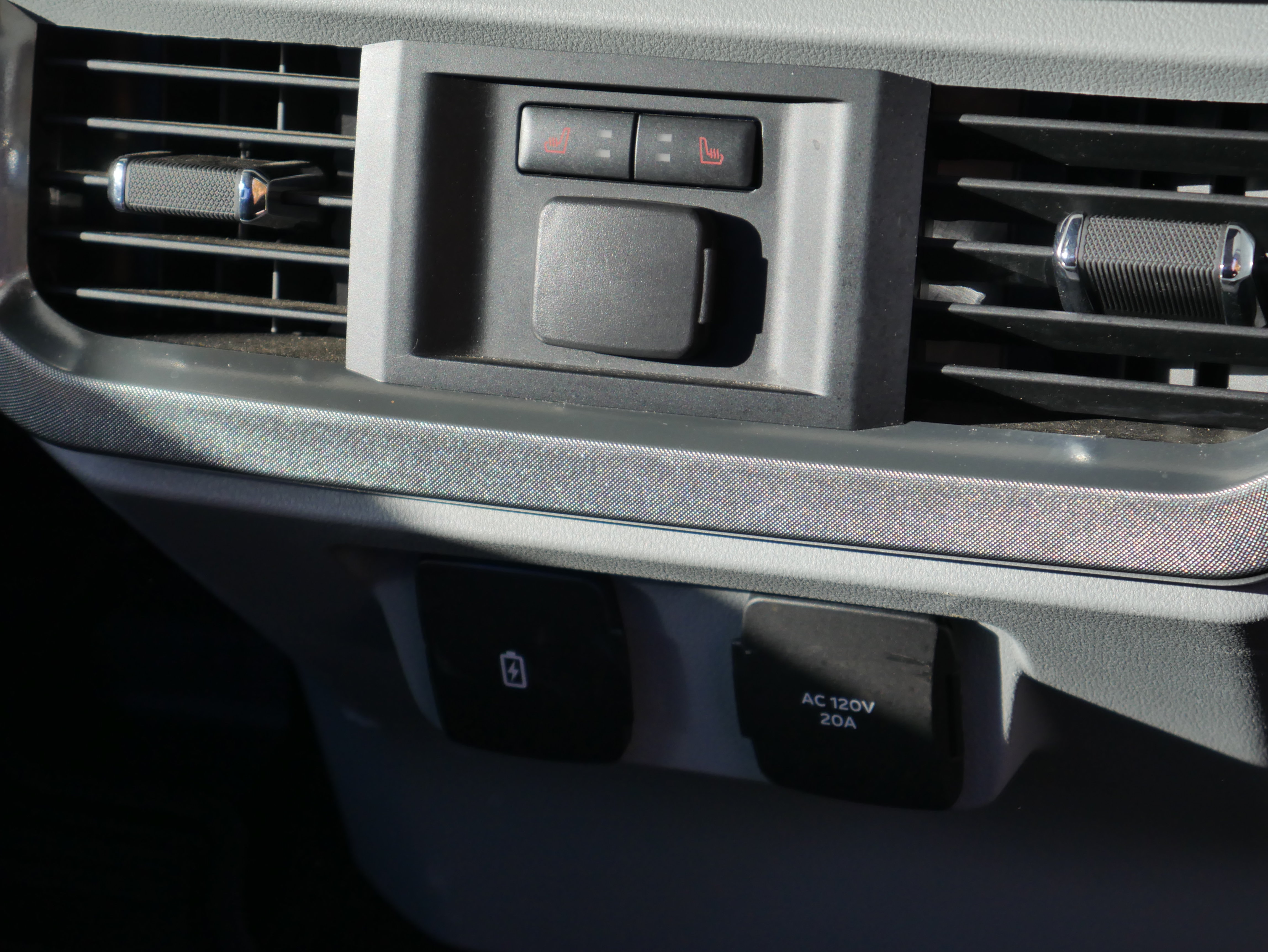 Certified 2022 Ford F150 Limited AWD/4WD image 33