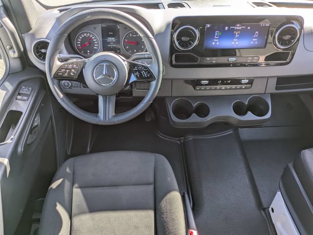 Used 2025 Mercedes-Benz Sprinter 2500 image 16
