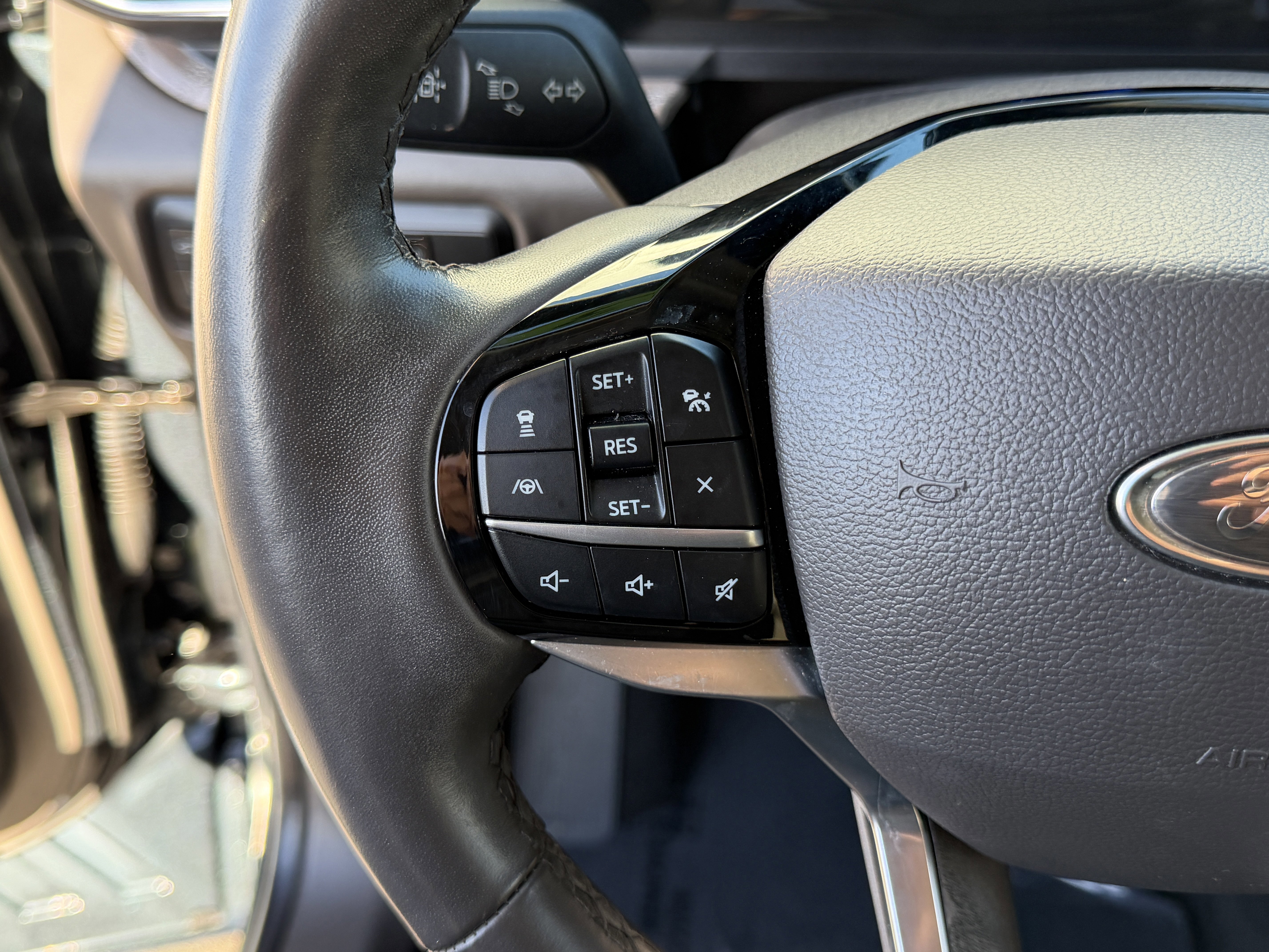 Certified 2023 Ford Explorer Platinum image 15