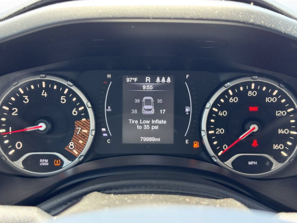Used 2019 Jeep Renegade Latitude AWD/4WD image 21