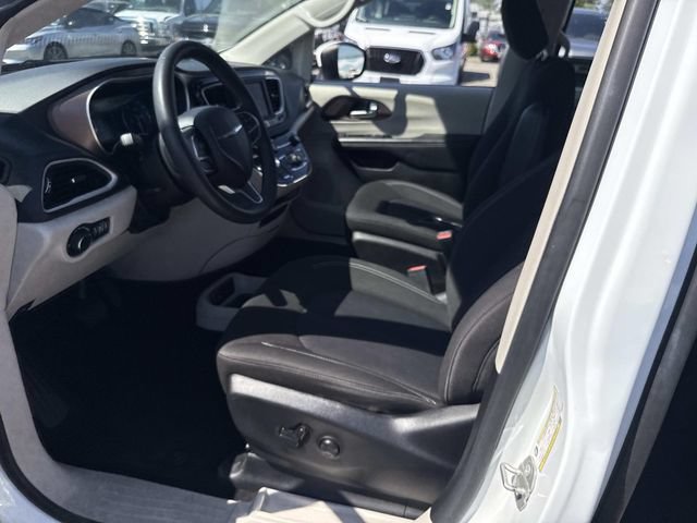 Used 2023 Chrysler Voyager LX FWD image 19