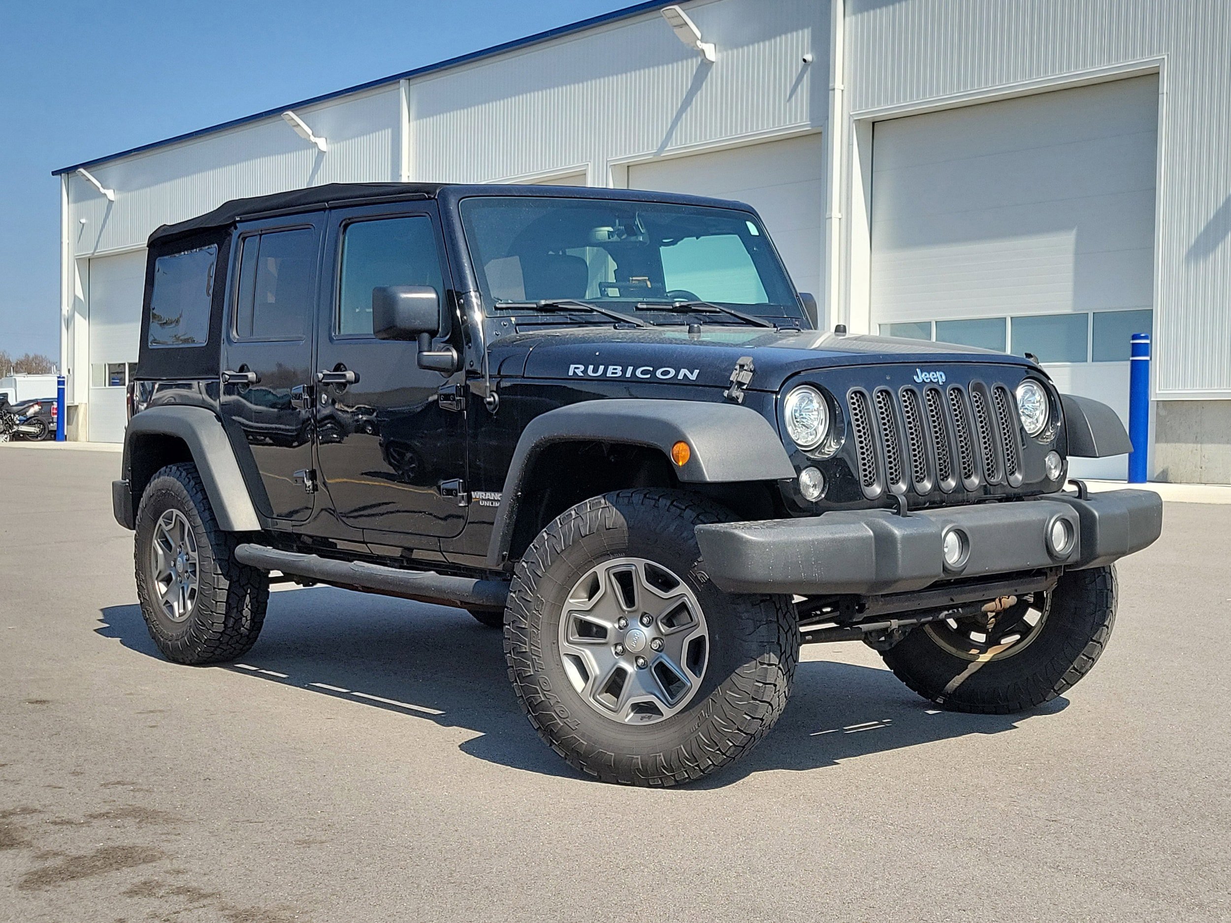 Used 2017 Jeep Wrangler Unlimited Rubicon w/ Connectivity Group AWD/4WD image 5