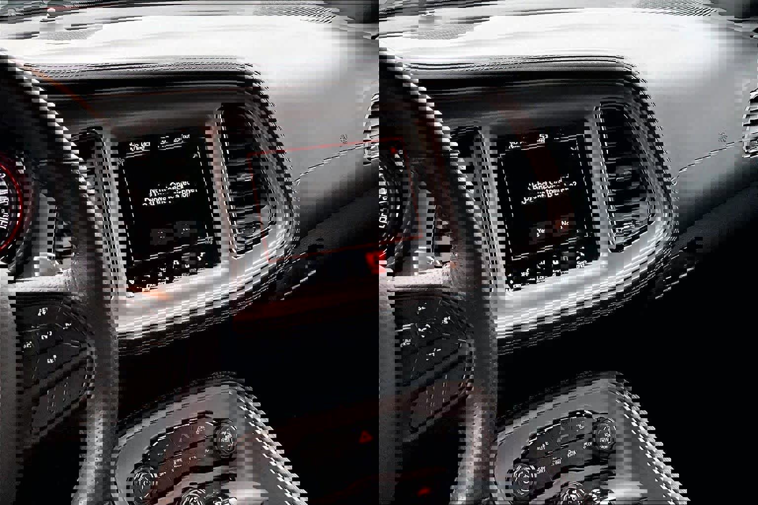 Used 2023 Dodge Challenger GT w/ Plus Package image 5