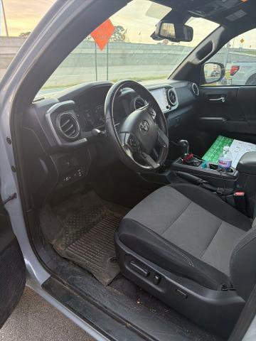 Used 2020 Toyota Tacoma TRD Off-Road image 8